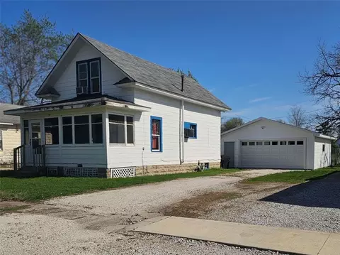 1709 Iowa St, Perry, IA 50220