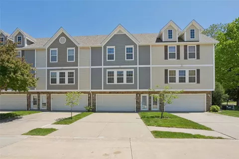 5509 Jordan Ct, Johnston, IA 50131