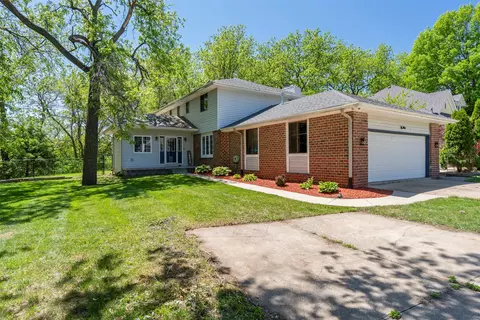 10016 Valdez Dr, Urbandale, IA 50322