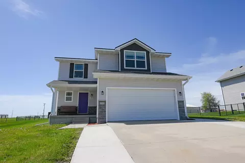 1320 NE 2nd St, Stuart, IA 50250