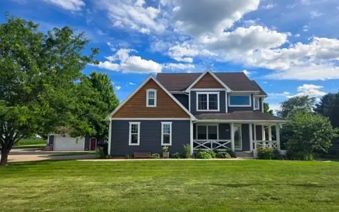 104 Walnut St, Minburn, IA 50167