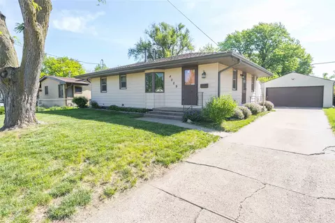 4009 65th St, Urbandale, IA 50322