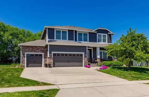 3880 Rose Gln, Waukee, IA 50263