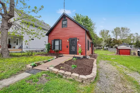 1810 E Walnut St, Des Moines, IA 50316