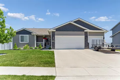 1301 S 11th St, Adel, IA 50003