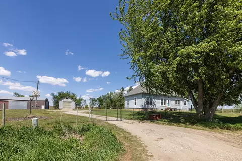 71477 340th St, Collins, IA 50055