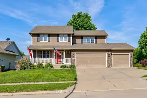 6814 NW 56th St, Johnston, IA 50131
