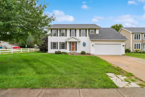 1001 N 9th St, Indianola, IA 50125