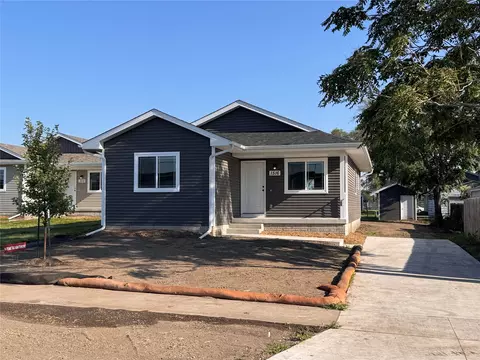 1516 Maple St, Des Moines, IA 50316