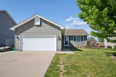 604 Filmore Ave SE, Bondurant, IA 50035