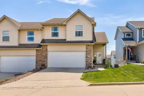 210 Maple Ave, Norwalk, IA 50211