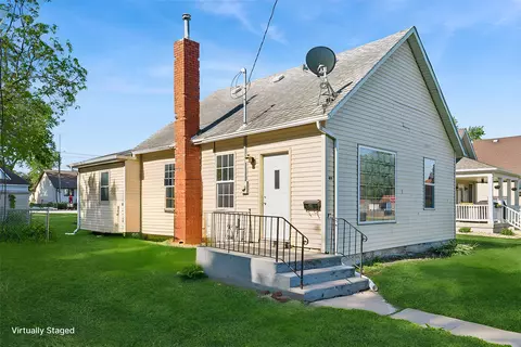 409 W Broadway St, Colfax, IA 50054