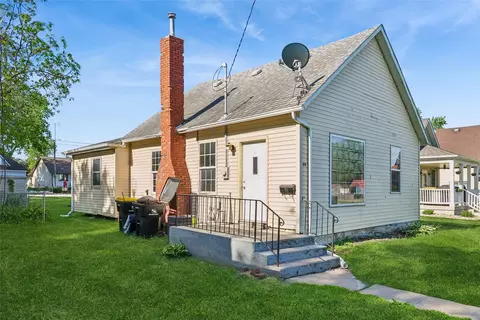 409 W Broadway St, Colfax, IA 50054