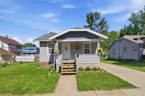 308 W 8th St S, Newton, IA 50208
