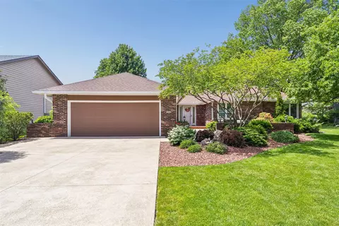 5992 Dogwood Cir, Johnston, IA 50131