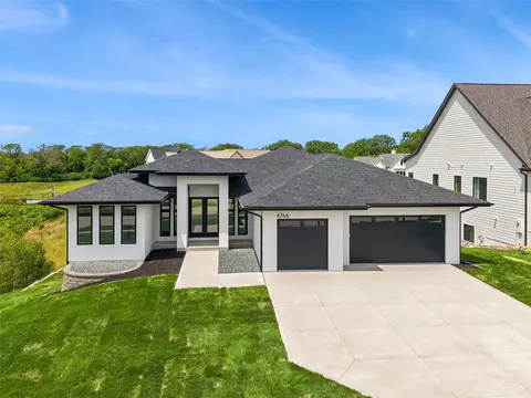 4766 148th St, Urbandale, IA 50323