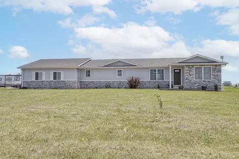 1802 Elk Horn Trl, Pella, IA 50219