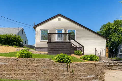 1143 Rittenhouse St, Des Moines, IA 50315