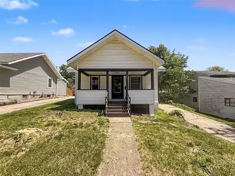721 27th St, Des Moines, IA 50312