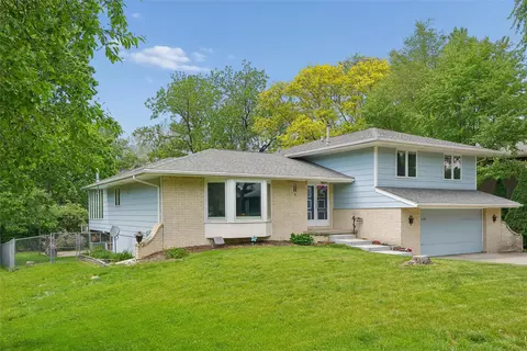 1124 15th St, West Des Moines, IA 50265