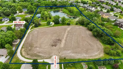 9800 NW 68th Ave, Johnston, IA 50131