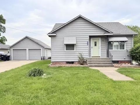 1502 1st St, Redfield, IA 50233