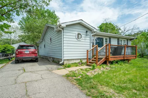 2829 E 36th Ct, Des Moines, IA 50317