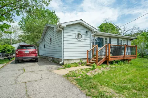 2829 E 36th Ct, Des Moines, IA 50317
