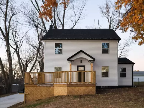 355 NW Aurora Ave, Des Moines, IA 50313