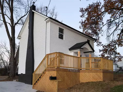 355 NW Aurora Ave, Des Moines, IA 50313