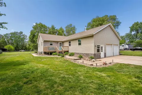 6380 NW 54th Ct, Johnston, IA 50131