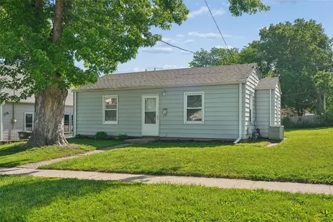 3305 E 13th St, Des Moines, IA 50316