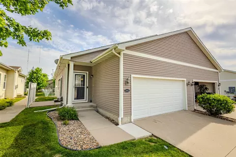5882 Marble Cir, Johnston, IA 50131