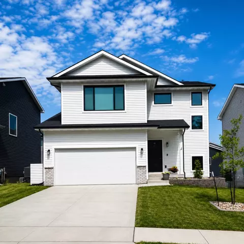 4719 167th St, Urbandale, IA 50323
