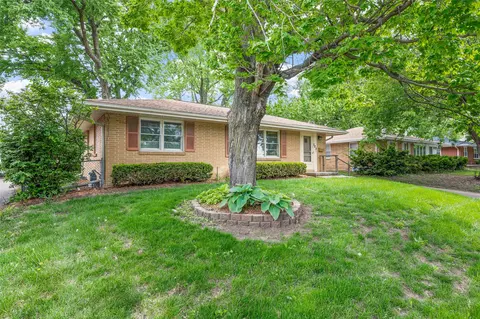723 19th St, West Des Moines, IA 50265