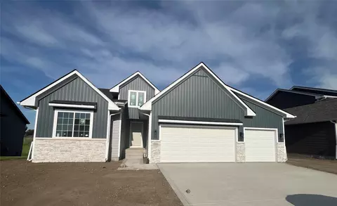 409 NE Madison Ave, Elkhart, IA 50073