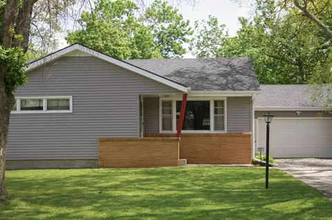 806 15th St, Perry, IA 50220