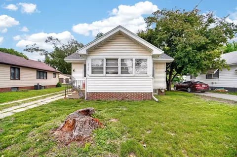 2728 Des Moines St, Des Moines, IA 50317