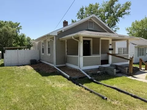1304 Euclid Ave, Des Moines, IA 50313