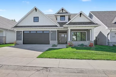 503 Vintage Ln, Pella, IA 50219