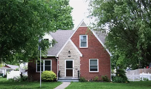 511 W Washington St, Winterset, IA 50273