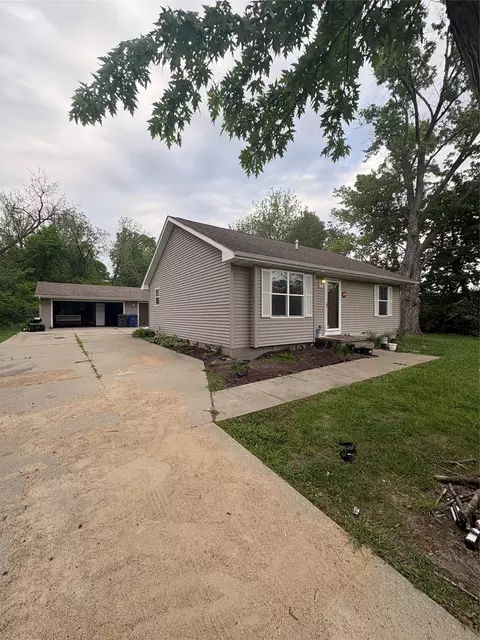 346 E Titus Ave, Des Moines, IA 50315
