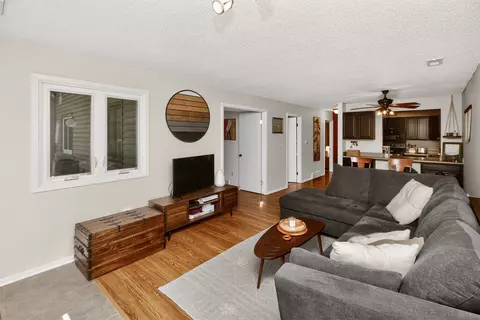 2343 Glenwood Dr #50, Des Moines, IA 50321