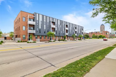 400 SW 7th St #209, Des Moines, IA 50309