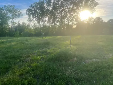3240 Brook Landing Ct, Des Moines, IA 50317