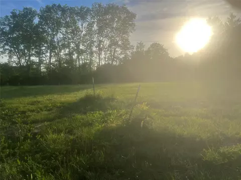 3260 Brook Landing Ct, Des Moines, IA 50317