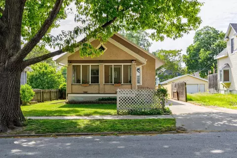 2206 E 13th St, Des Moines, IA 50316