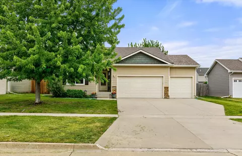 4715 NE Briarwood Dr, Ankeny, IA 50021