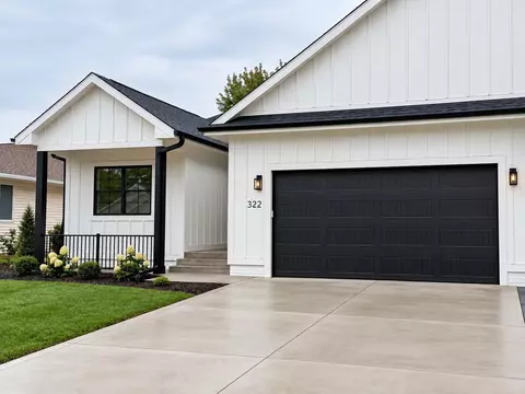 326 S Spruce St, Indianola, IA 50125
