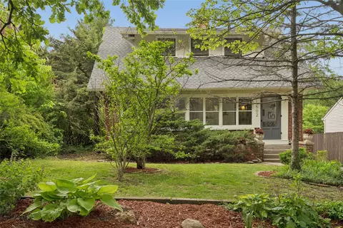 1502 42nd St, Des Moines, IA 50311